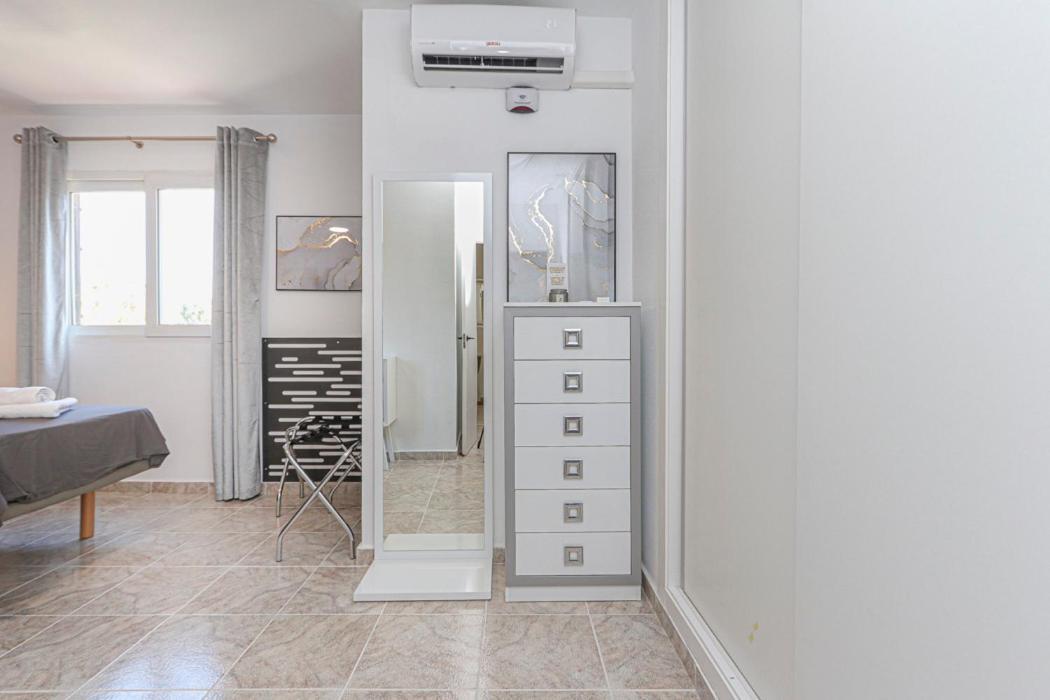 Presidential Suite Villamartin Plaza Av Brisas 67 Alicante Exterior photo