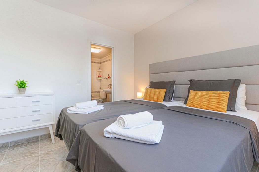 Presidential Suite Villamartin Plaza Av Brisas 67 Alicante Exterior photo